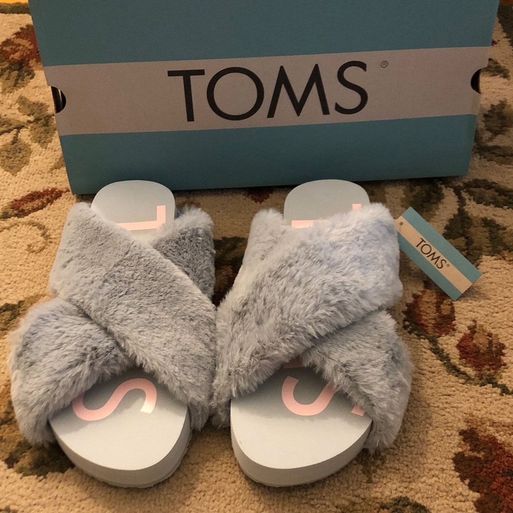 Toms Plush Crisscross Slide Sandals in Light gray
